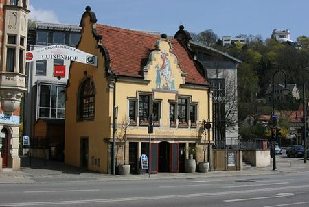 Где лучше учить язык: Duolingo или Busuu.